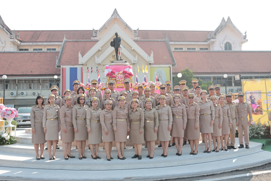 เทศบาลเมืองยโสธร ร่วมพิธีถวายราชสดุดีพระบาทสมเด็จพระจุลจอมเกล้าเจ้าอยู่หัว รัชกาลที่ 5 เนื่องในโอกาส &ldquo;วันท้องถิ่นไทย&rdquo;