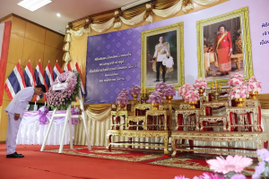 เทศบาลเมืองยโสธร  เข้าร่วมพิธีวางพวงมาลาถวายราชสักการะพระบาทสมเด็จพระมงกุฎเกล้าเจ้าอยู่หัวและพิธีวางพานพุ่มดอกไม้ถวายสักการะสมเด็จพระเจ้าภคินีเธอ  เจ้าฟ้าเพชรรัตนราชสุดา  สิริโสภาพัณณวดี