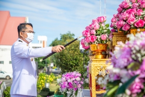 เทศบาลเมืองยโสธร ร่วมพิธีวางพวงมาลาถวายราชสักการะ เนื่องในวันคล้ายวันสวรรคตพระบาทสมเด็จพระจุลจอมเกล้าเจ้าอยู่หัว รัชกาลที่ 5 วันปิยมหาราช ประจำปี 2566