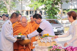 เทศบาลเมืองยโสธร ร่วมพิธี สวดพระพุทธมนต์และทำบุญตักบาตรถวายพระราชกุศล เนื่องในโอกาสครบรอบ 100 ปี แห่งการประกาศยกย่องพระเกียรติคุณ สมเด็จพระนางเจ้ารำไพพรรณี พระบรมราชินีในรัชกาลที่ 7