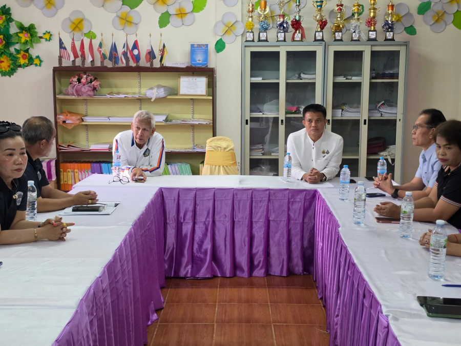 เทศบาลเมืองยโสธรประชุมติดตามสถานการณ์เร่งด่วน จากกรณีที่มีเด็กนักเรียนโรงเรียนเทศบาล 3 ห้าธันวาคม มีอาการท้องเสีย และอาเจียน