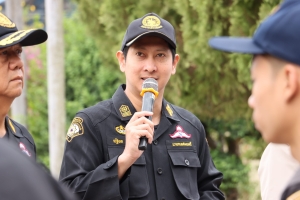 กิจกรรมยืนตรง เคารพธงชาติ ทุกวันจันทร์ ณ บริเวณหน้าเสาธงเทศบาลเมืองยโสธร
