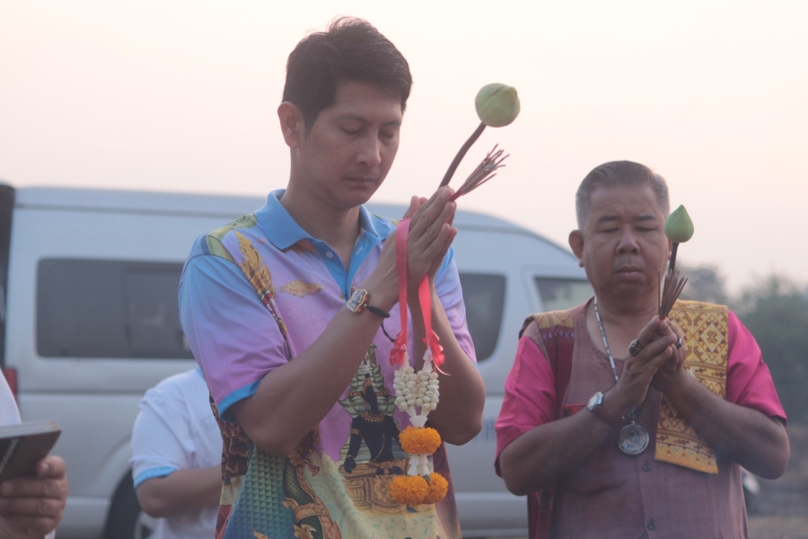 เทศบาลเมืองยโสธร ประกอบพิธีถวายเครื่องบวงสรวง ณ ฐานบั้งไฟ, เจ้าโพน และเจ้าด่าน เพื่อสักการะสิ่งศักดิ์สิทธิ์ตามประเพณีบุญบั้งไฟ ประจำปี 2567