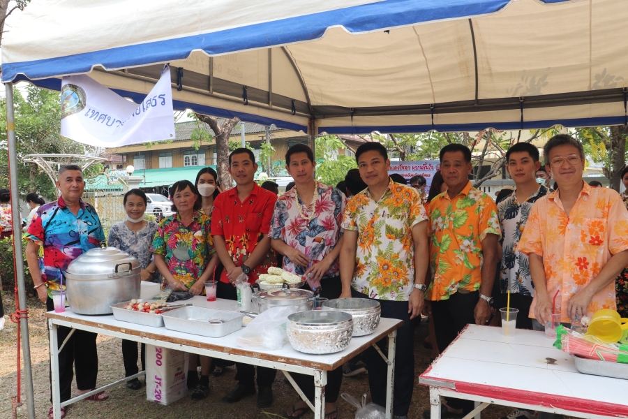 เทศบาลเมืองยโสธรร่วมสืบสานประเพณีรดน้ำดำหัวผู้ว่าราชการจังหวัดยโสธร   ในช่วงเทศกาลวันสงกรานต์   หรือวันขึ้นปีใหม่ของไทย  ประจำปี 2566