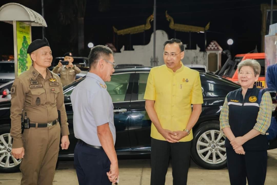 เทศบาลเมืองยโสธร ร่วมกับจังหวัดยโสธร คุมเข้มมาตรการป้องกันอุบัติเหตุพร้อมส่งผู้โดยสารกลับไปทำงานด้วยความปลอดภัย ที่สถานีขนส่งผู้โดยสารจังหวัดยโสธร